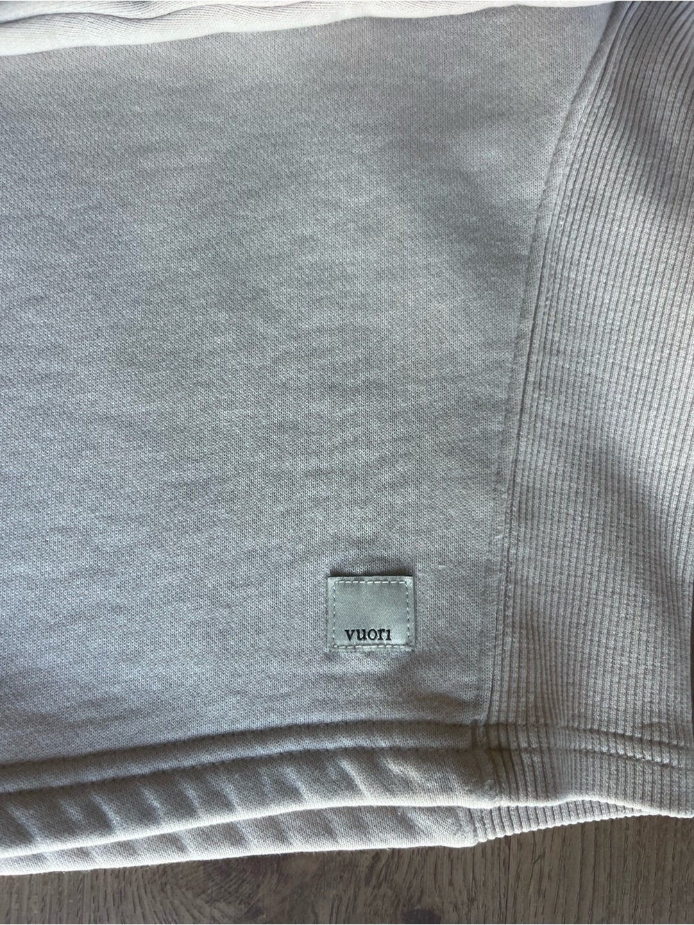 Vuori Restore Crop Crew Sweatshirt Cream/Oatmeal Size Small Soft Fleece - Picture 3 of 3